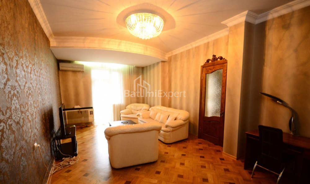 شقة سكنية 95 متر مربع - نيكو بيروسماني, Batumi, جورجيا