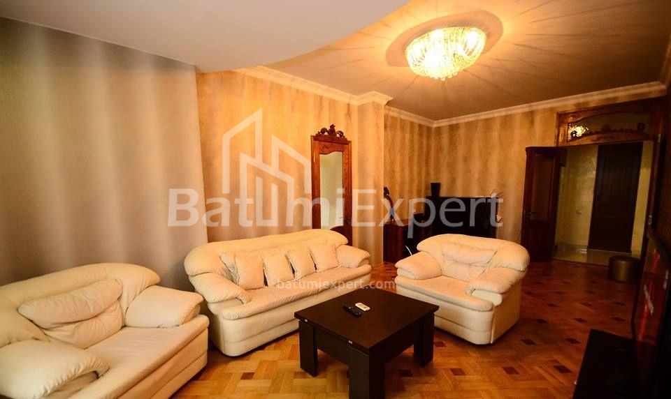 شقة سكنية 95 متر مربع - نيكو بيروسماني, Batumi, جورجيا