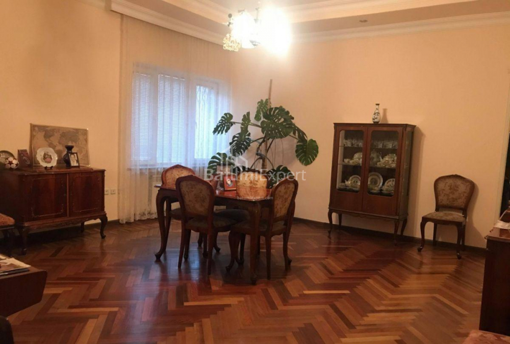شقة سكنية 120 متر مربع - زورابا جورجيلادزه, Batumi, جورجيا