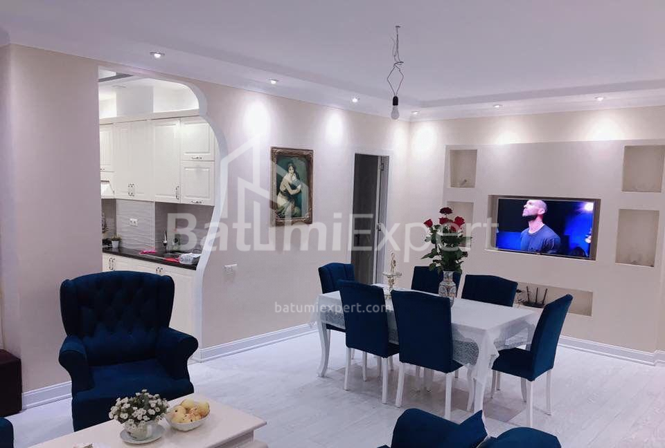 شقة سكنية 86 متر مربع - الكسندرا بوشكين, Batumi, جورجيا