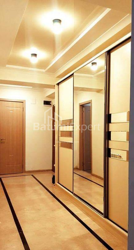 شقة سكنية 77 متر مربع - الملك بارنافاز, Batumi, جورجيا