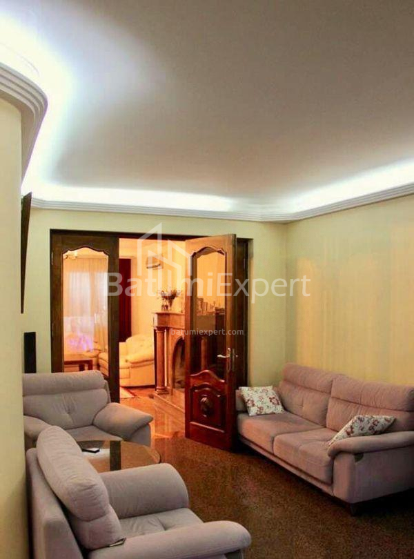شقة سكنية 140 متر مربع - الملك بارنافاز, Batumi, جورجيا