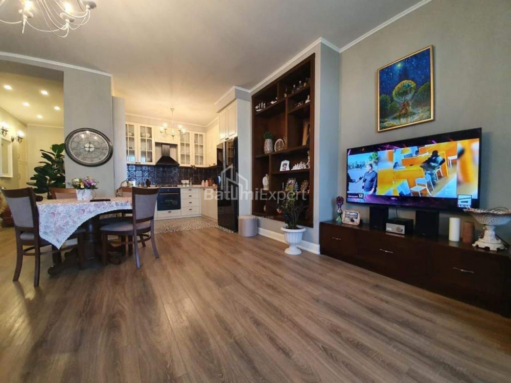 شقة سكنية 96 متر مربع - فاختانغ جورجاسالي, باتومي, جورجيا