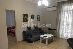 شقة سكنية 2-комн 77 m² - الملك بارنافاز, Batumi