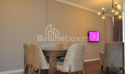 شقة سكنية 3-комн 87 m² - زورابا جورجيلادزه, Batumi