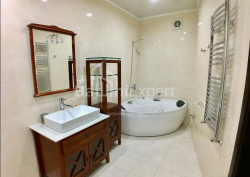 شقة سكنية 3-комн 160 m² - زورابا جورجيلادزه, Batumi