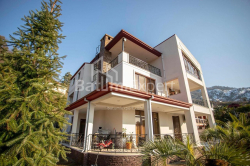 منزل شخصي 7-комн 500 m² - بيتري ايبيري, Gonio