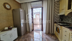 شقة سكنية 3-комн 90 m² - قسطنطين جامساخورديا, Batumi